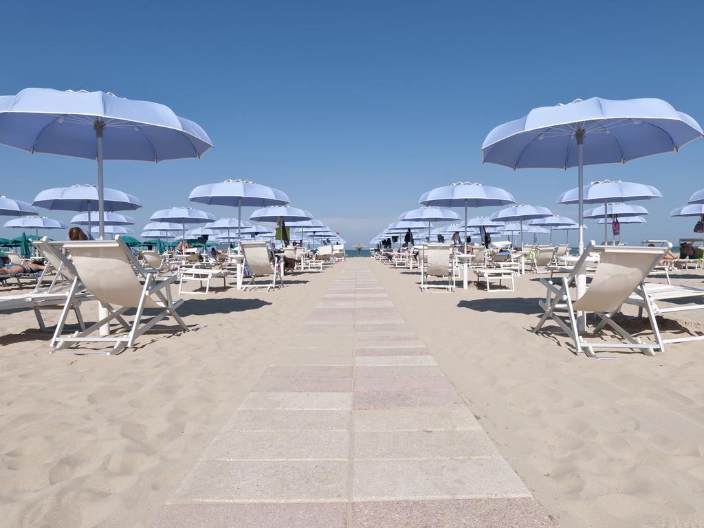 Hotel Eden Alba Adriatica Exterior photo